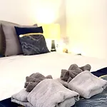 아파트 C&c - Comfy Nest Near Airport & Access *