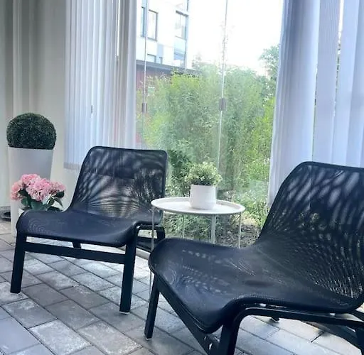 C&c - Comfy Nest Near Airport & Access Appartamento