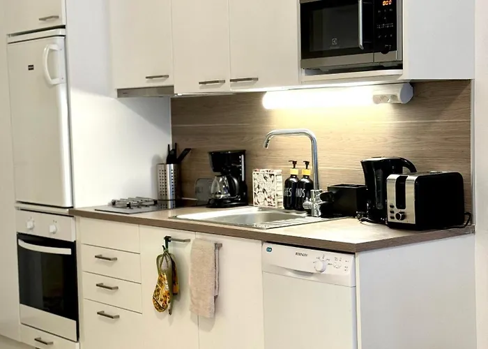 Appartamento C&c - Comfy Nest Near Airport & Access *