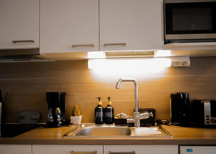 Appartamento C&c - Comfy Nest Near Airport & Access *